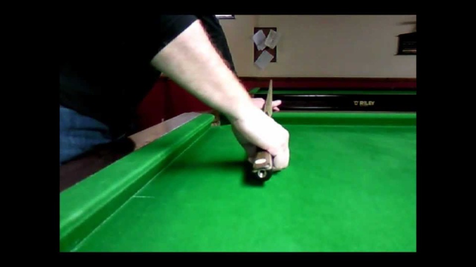 Snooker tips # cueing clinic (my grip).wmv